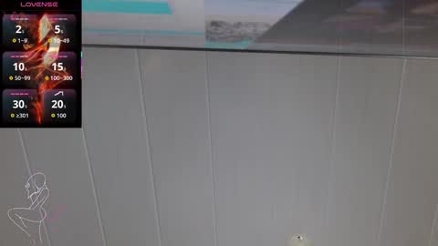 Snapshot of carolaine69_ chatting on 11-13-25, 01:32 Caroline online show from 11-13-25, 01:32