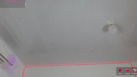 Snapshot of carolaine69_ chatting on 06-20-26, 01:36 Caroline online show from 06-20-26, 01:36