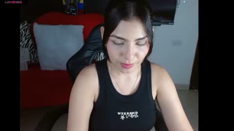 Snapshot of carolaine69_ chatting on 07-11-26, 01:47 Caroline online show from 07-11-26, 01:47