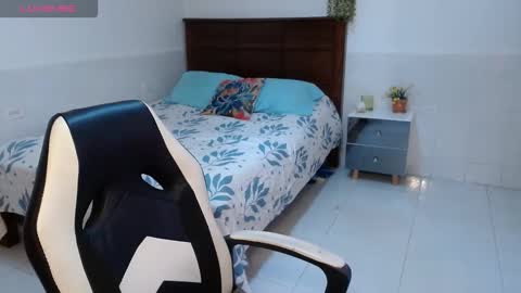 Carol de la torre online show from 10-24-25, 02:24