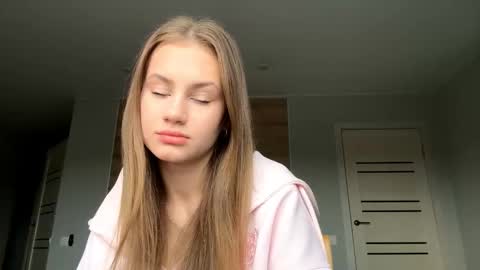 Lisa online show from 12-18-25, 08:31