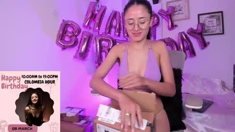 Snapshot of caroliine__ chatting on 03-08-25, 06:16 Caroline online show from 03-08-25, 06:16