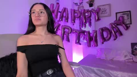 Snapshot of caroliine__ chatting on 03-11-25, 09:26 Caroline online show from 03-11-25, 09:26