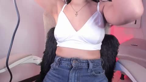 Snapshot of caroliine__ chatting on 10-05-25, 06:28 Caroline online show from 10-05-25, 06:28