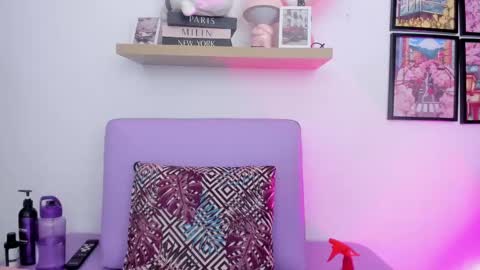 Snapshot of carolina_latinlady chatting on 10-01-25, 08:59 Carolina online show from 10-01-25, 08:59