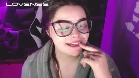 Snapshot of carolina_lee12 chatting on 07-05-26, 04:19 carolina online show from 07-05-26, 04:19
