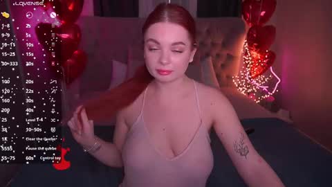 Snapshot of carolinadia chatting on 02-18-25, 10:16 carolinadia online show from 02-18-25, 10:16