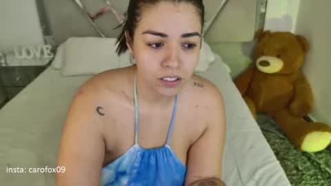 Snapshot of carolinafox_ chatting on 06-13-26, 04:32 caroline online show from 06-13-26, 04:32