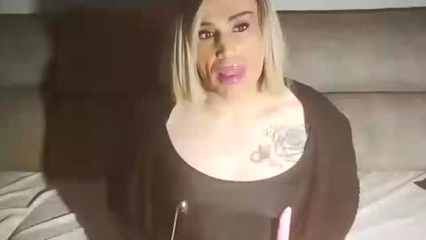 Snapshot of carolinasexdoll1980 chatting on 03-12-26, 12:39 carolinasexdoll1980 online show from 03-12-26, 12:39