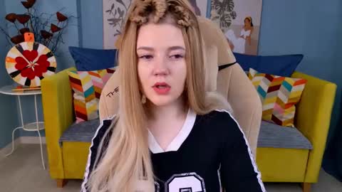 Snapshot of carolinasherry chatting on 02-15-26, 05:15 carolinasherry online show from 02-15-26, 05:15