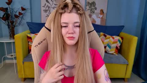 Snapshot of carolinasherry chatting on 02-15-26, 12:03 carolinasherry online show from 02-15-26, 12:03