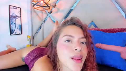 Snapshot of caroline_clark420 chatting on 06-11-26, 12:32 Caroline Clark online show from 06-11-26, 12:32