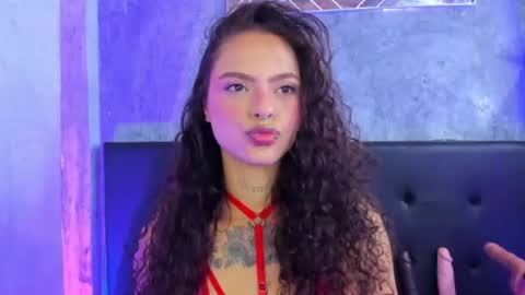 Snapshot of caroline_clark420 chatting on 07-10-26, 02:52 Caroline Clark online show from 07-10-26, 02:52