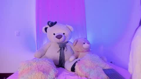 Snapshot of caroline_cute7 chatting on 02-04-26, 04:18 caroline 3 online show from 02-04-26, 04:18