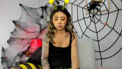  Caroline  online show from 10-31-25, 11:44