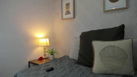  Caroline  online show from 11-19-25, 11:32