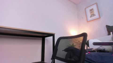  Caroline  online show from 04-18-26, 11:25