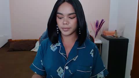 Snapshot of caroline_east chatting on 02-05-25, 01:54 caroline_east online show from 02-05-25, 01:54