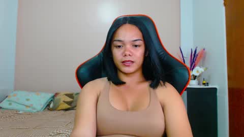 Snapshot of caroline_east chatting on 03-10-25, 03:41 caroline_east online show from 03-10-25, 03:41