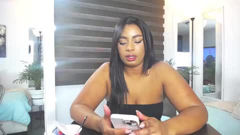 C A R O L I N E online show from 02-26-25, 12:25