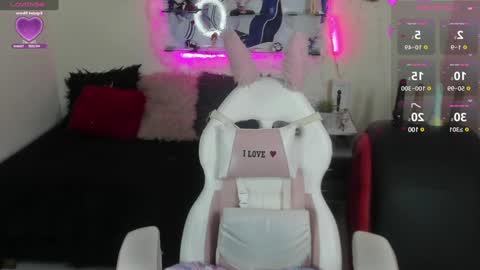 Caroline Lenox online show from 01-09-25, 05:34