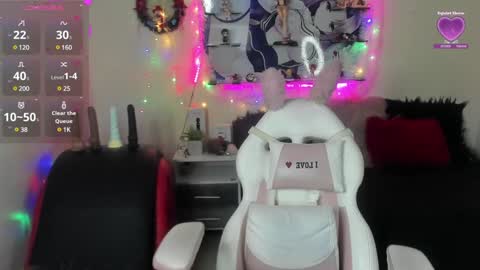 Caroline Lenox online show from 01-16-25, 04:38