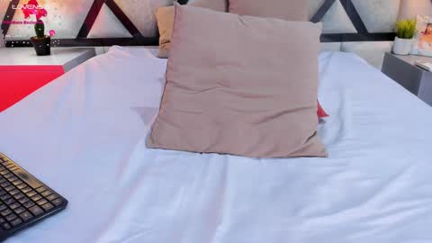 Caroline online show from 01-27-25, 03:18