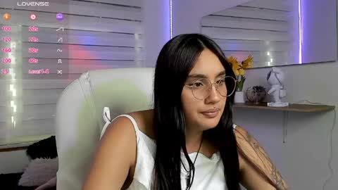 caroline_rodriguez_9 online show from 04-18-26, 09:26
