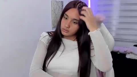 caroline_rodriguez_9 online show from 06-01-26, 07:37
