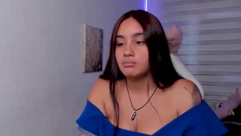 caroline_rodriguez_9 online show from 06-04-26, 07:20