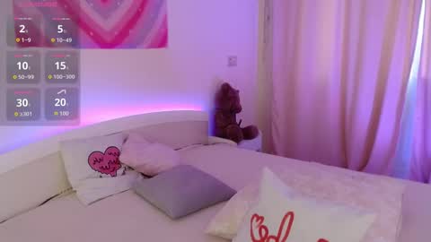 Snapshot of carolineamber chatting on 10-30-25, 02:57 Carlolina online show from 10-30-25, 02:57