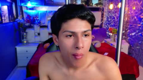 Snapshot of carolinejesh chatting on 03-04-26, 10:05 carolinejesh online show from 03-04-26, 10:05