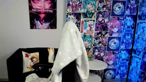 CarolineRichter online show from 10-17-25, 03:10