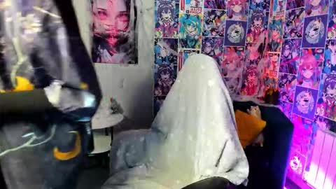 CarolineRichter online show from 10-27-25, 03:32