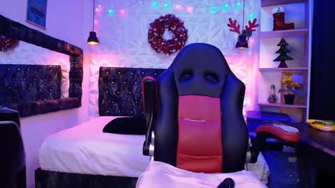 Snapshot of carolinescoth_dl chatting on 12-09-24, 09:16 Caroline Scoth online show from 12-09-24, 09:16