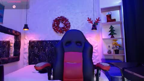 Snapshot of carolinescoth_dl chatting on 12-14-24, 07:14 Caroline Scoth online show from 12-14-24, 07:14