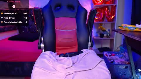 Snapshot of carolinescoth_dl chatting on 03-02-25, 08:29 Caroline Scoth online show from 03-02-25, 08:29