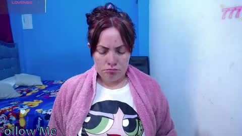 Carolinhe  online show from 06-07-26, 03:27