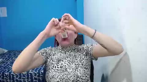 Carolinhe  online show from 07-18-26, 10:24