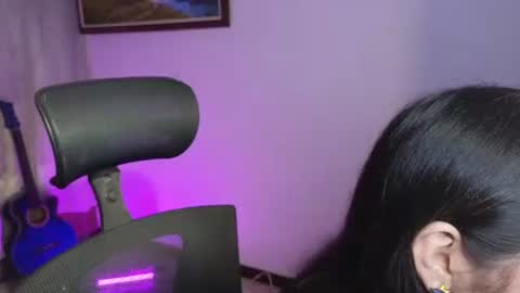 kitty online show from 11-10-25, 02:43