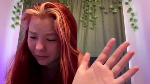 Snapshot of carolynexford chatting on 07-30-26, 08:41 Emma online show from 07-30-26, 08:41