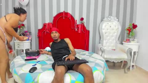 Snapshot of caroyandy chatting on 02-25-26, 12:59 caroyandy online show from 02-25-26, 12:59