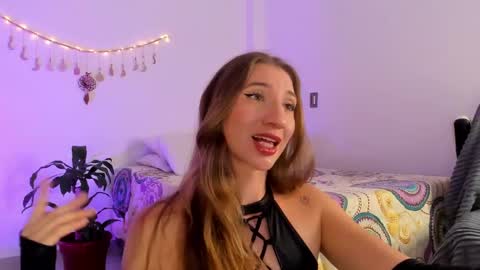 Snapshot of carriexwood chatting on 01-25-25, 05:40 Nia  online show from 01-25-25, 05:40