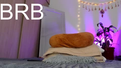 Snapshot of carriexwood chatting on 02-26-25, 08:22 Nia  online show from 02-26-25, 08:22