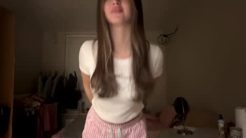 Snapshot of carrybodrick chatting on 12-05-25, 02:58 Kira online show from 12-05-25, 02:58