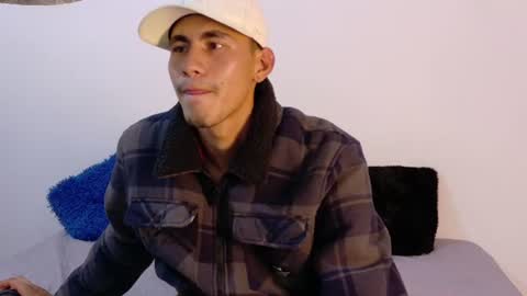 Snapshot of carter_brookss chatting on 07-10-26, 04:17 online show from 07-10-26, 04:17