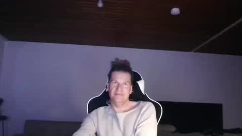 carusouncle online show from 01-10-26, 06:48