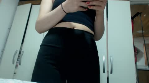 Snapshot of cary_mary chatting on 01-31-25, 04:38 Cary mary online show from 01-31-25, 04:38