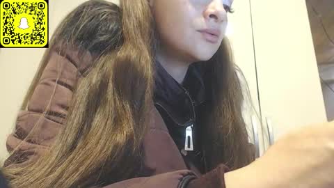 Snapshot of cary_mary chatting on 11-30-25, 02:43 Cary mary online show from 11-30-25, 02:43