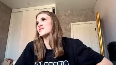 Snapshot of caryndaigh chatting on 03-22-26, 08:51 Aria online show from 03-22-26, 08:51